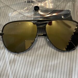 Quay x Desi Australia Black and Gold Aviator Sunglasses (gold)